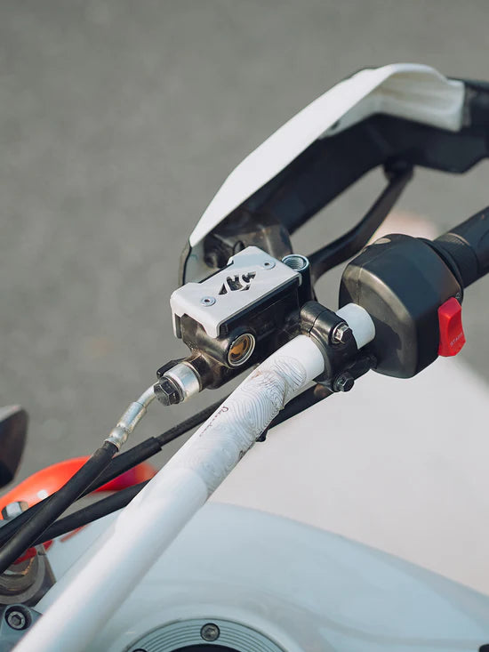 LEGUNDARY XPULSE 200 4V PRO TRICORN FRONT OIL CAP – Pedlock Motorsport